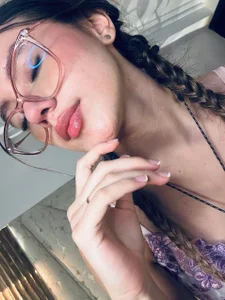 pink looks good on me de Abril_valen  4 photos