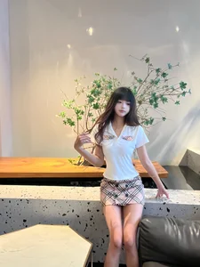 😶 de yan-0705  4 photos