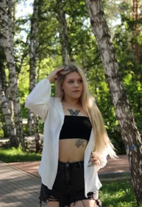 Malisha_kiss hi love Pic