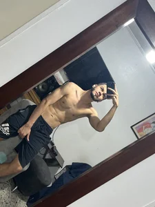 RyanMira: Public ( 8 фото)