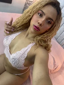 MiaVelveett Naughty by Nature Immagine  3