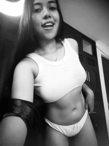 aly_nicolsのSweet temptation😋😍の 5枚の写真