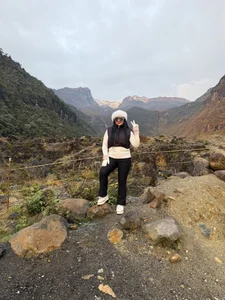 Natasha__Blue Breathing freedom in the heights Pic 9