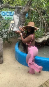 TinnaCobbsee you Monday I'm on vacation Bild