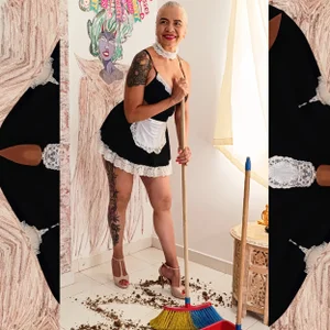 freyadevil333 "Time to clean more than just your room… I’ll be your sexy maid for a day" 🔥🧹💦😈 Foto 3