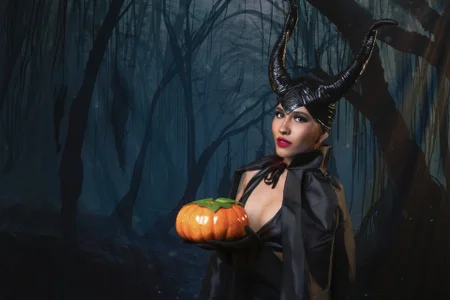 I am Maleficent 😈 de NAILAHARD  4 Imagens