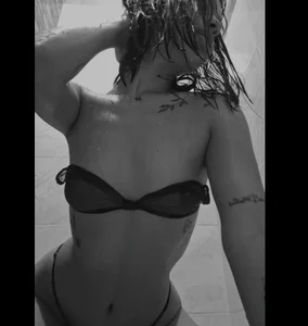 kinkylittlegirll you on top of me jumping зображення