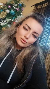 Sweetredvelvet Public Pic 2