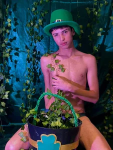 JoshClaarktt Happy Saint Patrick's Day 🍀💰🌈 รูป  8