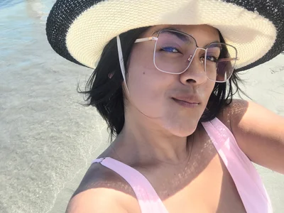 Andreas-grace A bitch on the beach Pic 3
