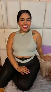 kiana_cream One day with Kiana 🦋 Foto 3