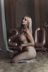 Mila_NoRules thanks all 200k persons Foto