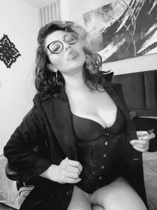 Dakhota_Rouge Soft lights are enough ... 🖤🤍 Pic 5