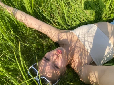 TaiteBayles summer vibe Pic 2