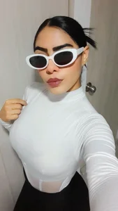 Mia_Moana Public Pic 5