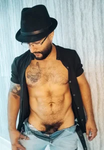 Luke__09のThese photos take them thinking about youの 9枚の写真