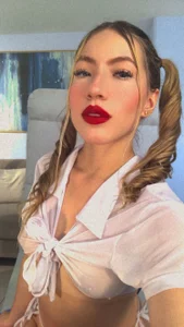 PenelopeThompson Beautifull Student Pic