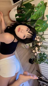 My feet are so cute—do you agree? Hehe 💕 od GertrudeJohnson  4 snímek