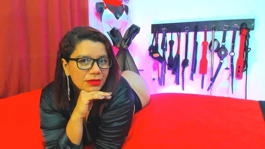 MatureHornyxxx Feel me sexy and take pics for u Pic 4