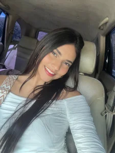 ValerieLyon_ Public Pic 3