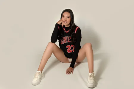 AliceeBloomBulls Legs Up 🏀图片