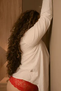 Temptation dresses white and feels more intense🔥 de niraksil Foto 7