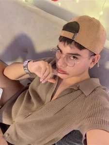 Young_Ben Some photos with a cap🧢 Pic