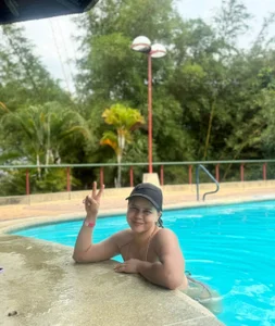 Annie_kurt_ Pool day♥ 圖片