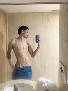 fabrizzio_MontiBathroom 😏 Bild 4