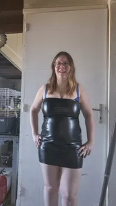 Dominalilirose Public  3টি ছবি