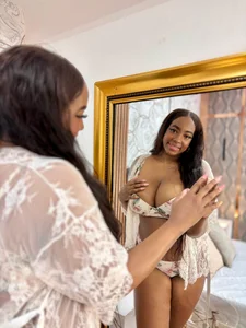 Dulce_Mariaah Public Gambar