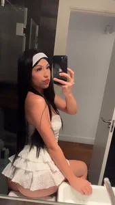 ELodie_19 Public Pic 2
