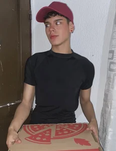 kevin_andrew08 Pizza🍕? 😳🥵 Poză 2