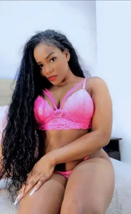 JanelleDayana Ebony Pink Foto 2