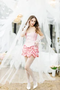 BlerLessly flirty spring صورة واحدة|BlerLessly flirty spring صورتان|BlerLessly flirty spring  5 صور|BlerLessly flirty spring  5 صورة