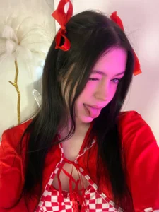 lizzy_wells Little Red Riding Hood Poză 3