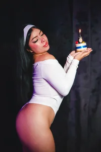 KateWelsinのHappy birthdayの 4枚の写真