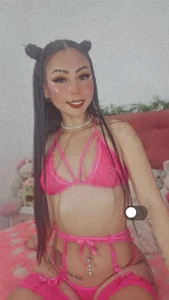 nathalia_pink welcome to my room Pic 6