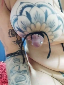 hadidgigi bondage NIPPLE Immagine 