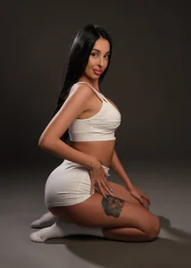 Easy look today. 👄🤍😏 de KairaAndrews  4 Imagens