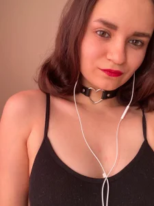 Lina_Black18 Public Pic 4