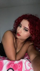 Lizzy_red_ Public 圖片 2