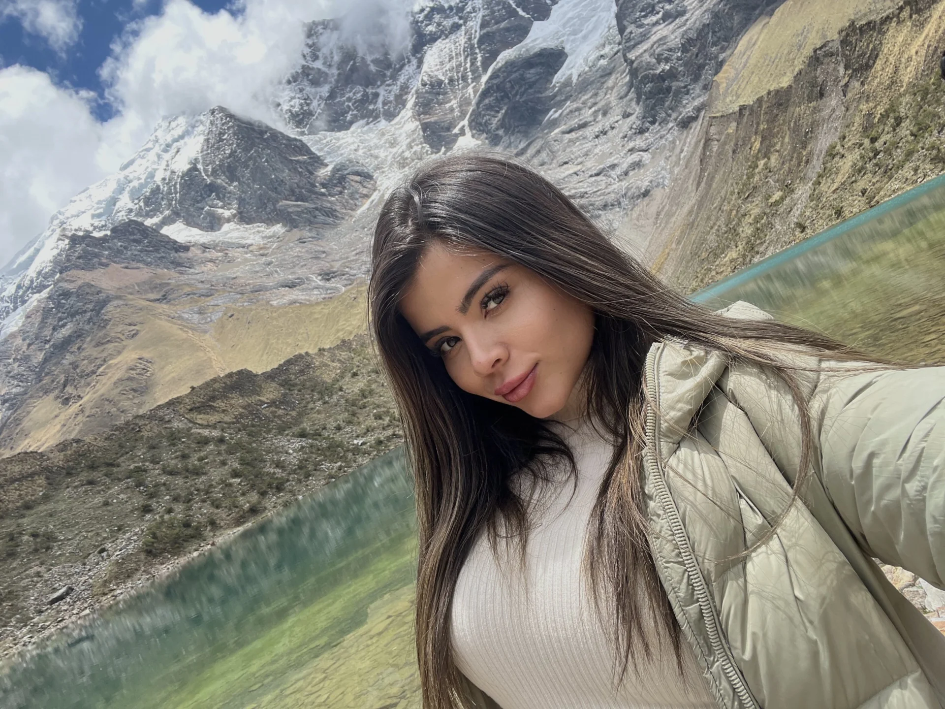 Julie Belle  - Photo 7