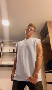 izan_20: Hi🍀 ( фото)