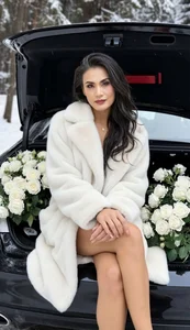 HoneyOnCam Public Pic 6