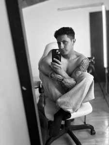 marcos_vieyra BACK TO BLACK 🖤🖤🖤🖤 Pic 3