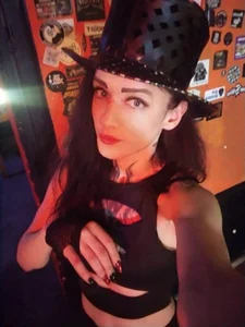More about me de sweetkarolinaa  Imagens