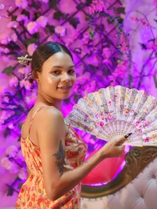 GysellHanson Flower charm: sensuality under cherry trees "🌸💖 Pic