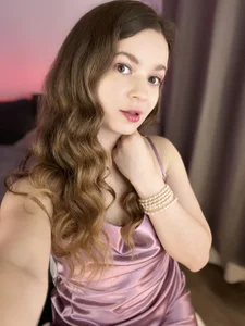 Carrolyna Sexy silk Pic 3