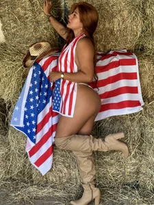 Amber_Martins_ “Let us celebrate your independence with gratitude and pride.”😈💋 Foto 9